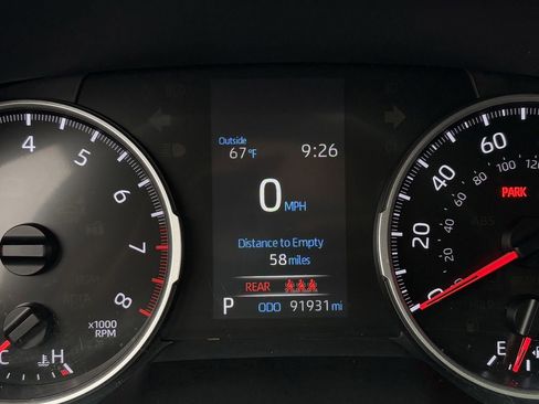 Used 2022 Toyota RAV4 LE image 11