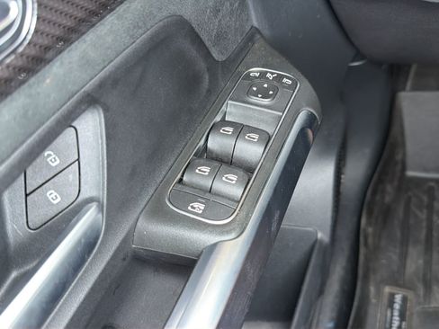 Used 2025 Mercedes-Benz GLB 250 image 19
