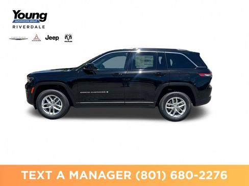 New 2026 Jeep Grand Cherokee Laredo AWD/4WD image 2