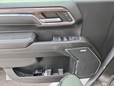 Used 2024 Chevrolet Silverado 1500 LT Trail Boss w/ Convenience Package II image 6