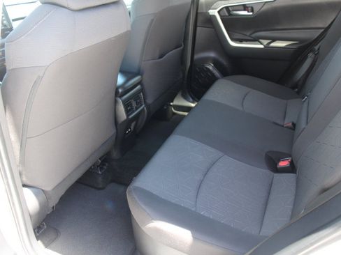 Certified 2021 Toyota RAV4 XLE w/ Convenience Package AWD/4WD image 14