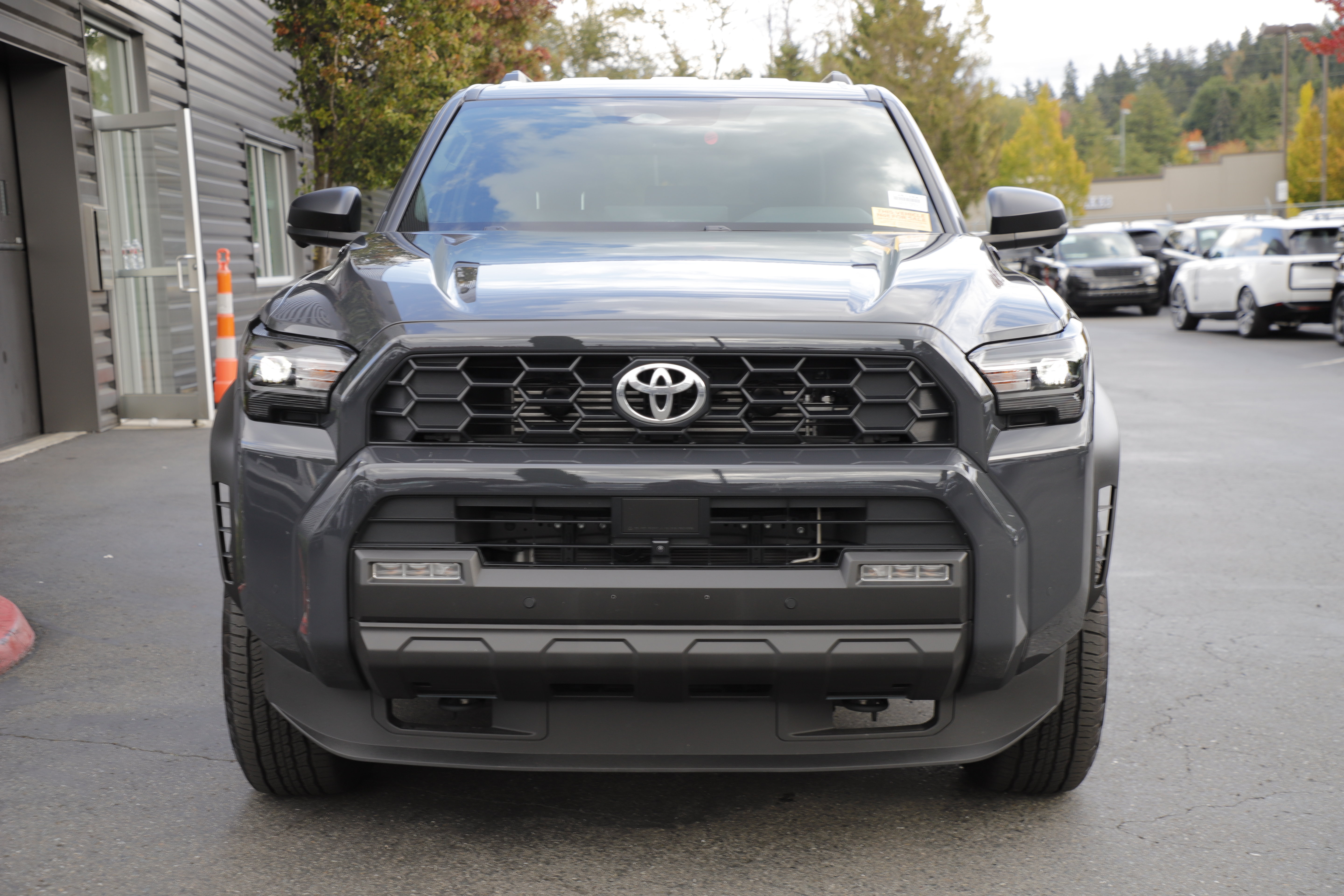 Used 2025 Toyota 4Runner TRD Off-Road Premium AWD/4WD image 4