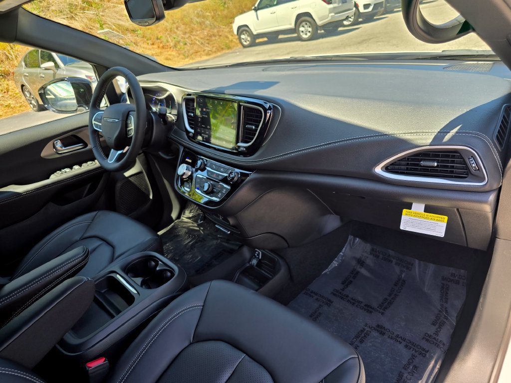 New 2027 Chrysler Pacifica Select FWD image 24