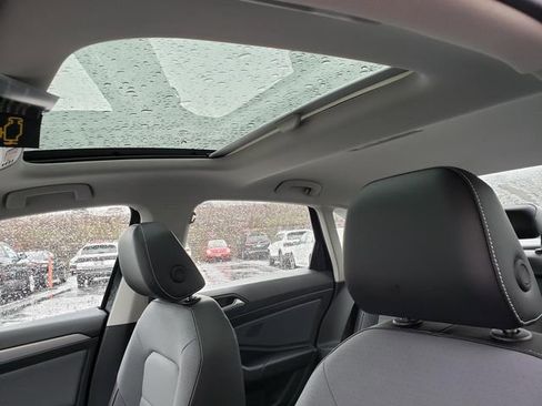 New 2026 Volkswagen Jetta SE FWD image 7