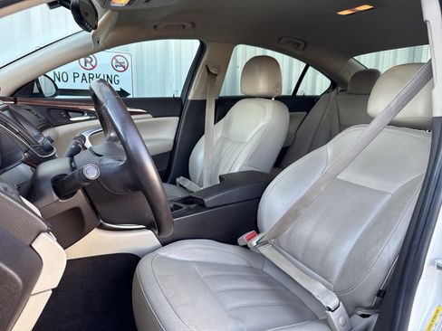 Used 2014 Buick Regal Premium image 16