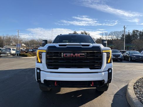 Used 2024 GMC Sierra 2500 AT4 w/ AT4 Premium Plus Package image 2