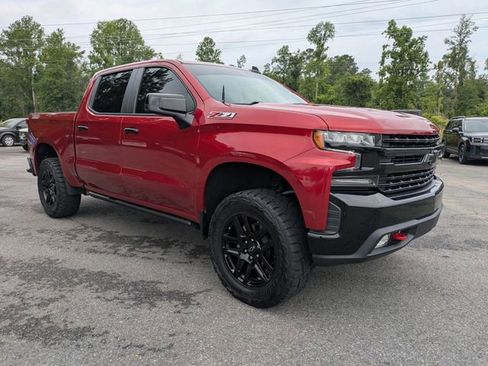 Used 2021 Chevrolet Silverado 1500 LT Trail Boss w/ Convenience Package II AWD/4WD image 2