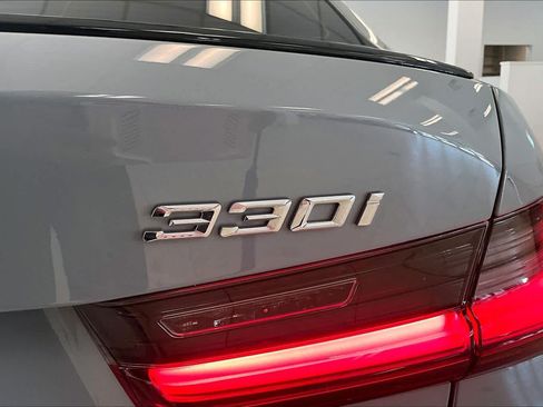 Used 2025 BMW 330i Sedan w/ M Sport Package RWD image 28