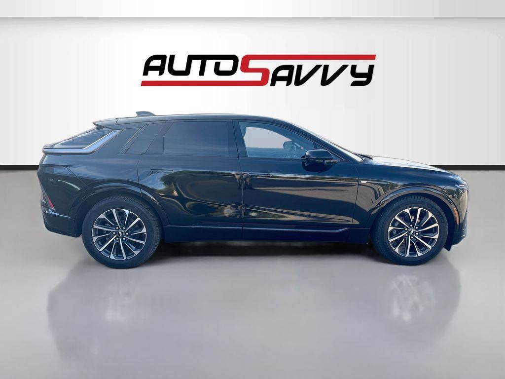Used 2025 Cadillac Lyriq Sport AWD/4WD image 8