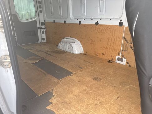 Used 2015 Freightliner Sprinter 2500 image 14