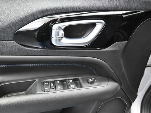 New 2026 Jeep Compass Altitude image 17