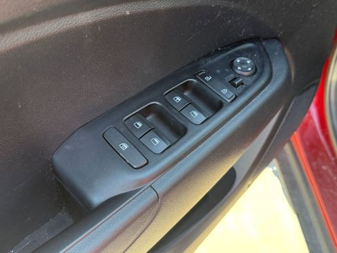 Used 2024 Hyundai Venue SE image 21