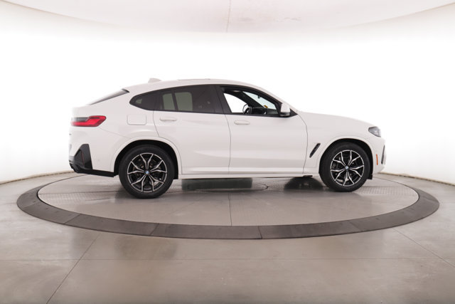Used 2023 BMW X4 xDrive30i w/ M Sport Package AWD/4WD image 6