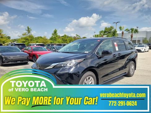 New 2026 Toyota Sienna LE FWD image 1