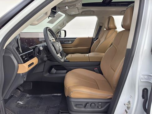 Used 2025 INFINITI QX80 Sensory image 17