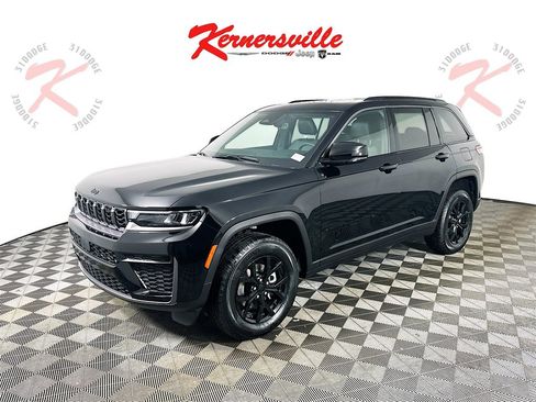 New 2026 Jeep Grand Cherokee Altitude image 3