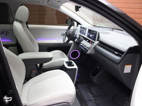 Used 2024 Hyundai Ioniq 5 Limited image 27