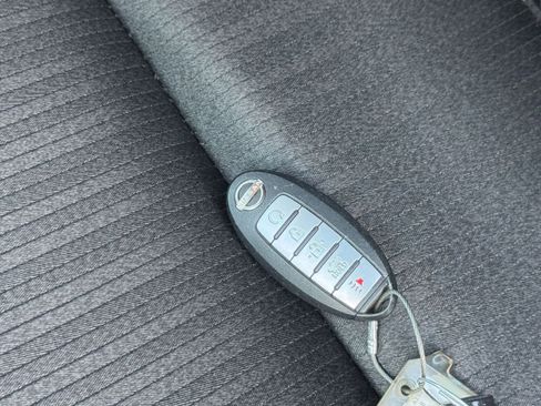 Used 2025 Nissan Altima 2.5 SV image 25