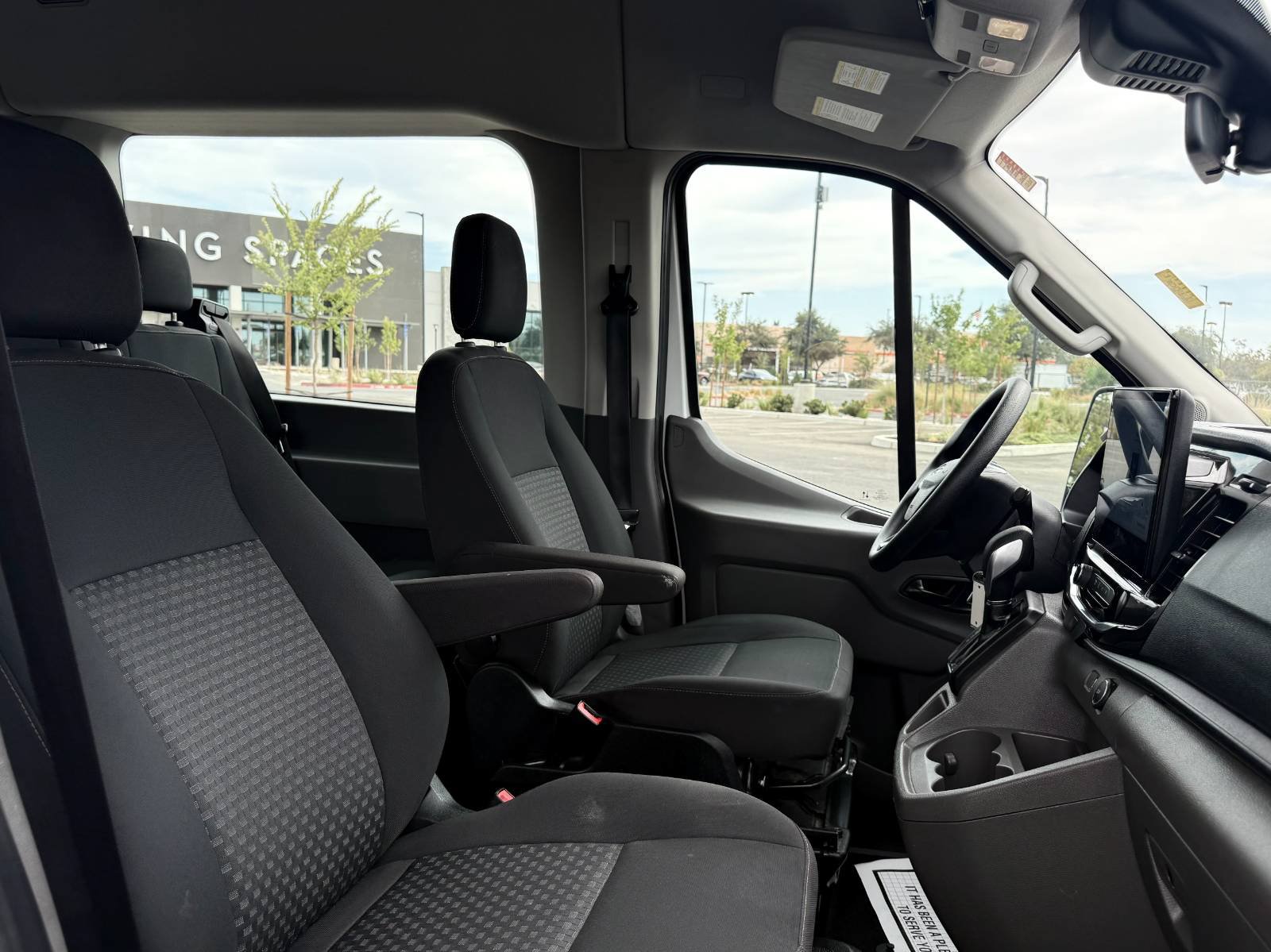 Used 2023 Ford Transit 350 XLT RWD image 18
