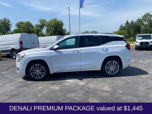 Used 2023 GMC Terrain Denali w/ Denali Premium Package AWD/4WD image 4