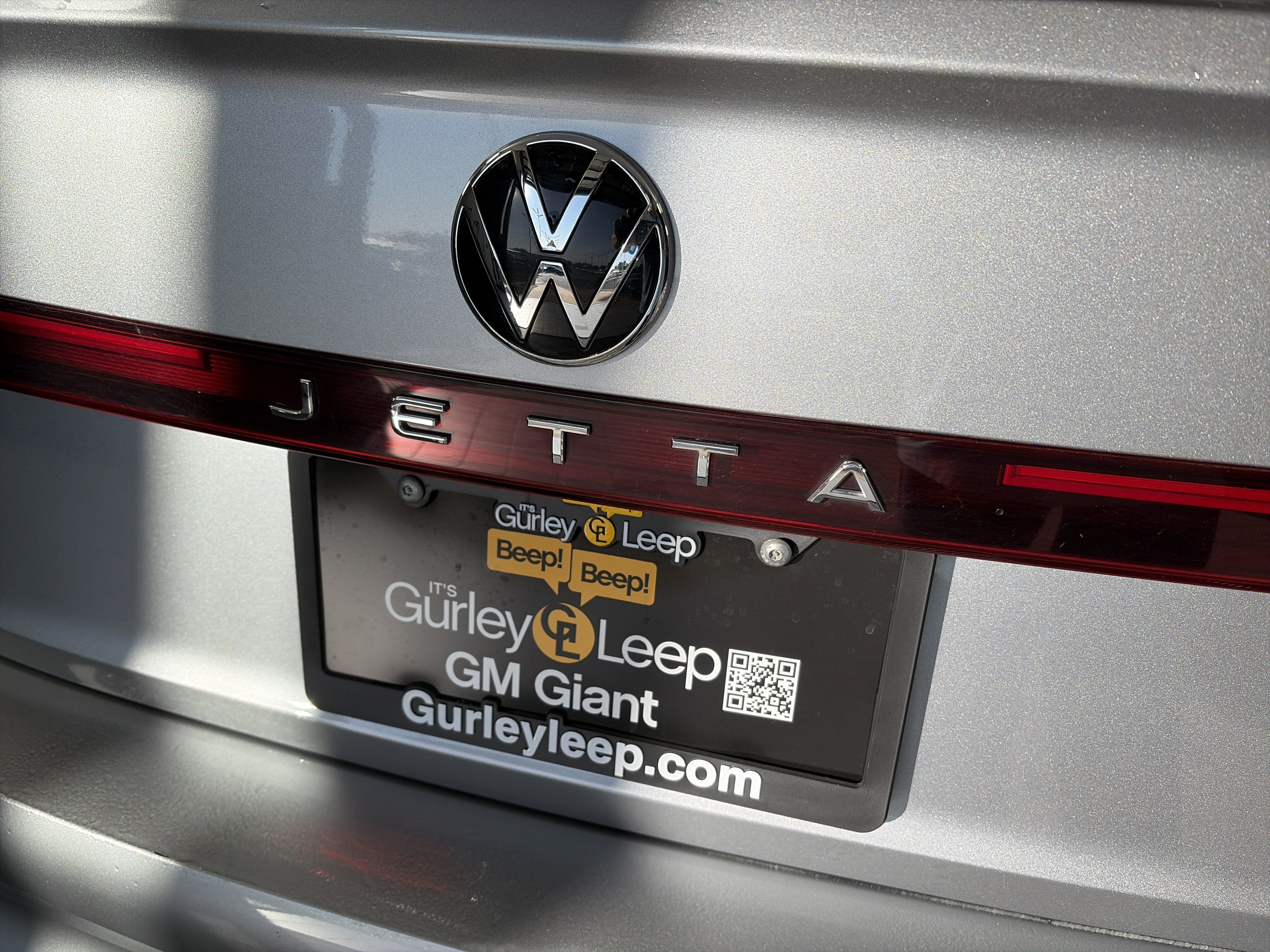 Used 2025 Volkswagen Jetta SE FWD image 15