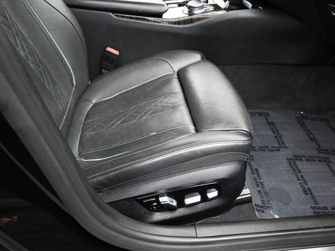 Used 2019 BMW 530i w/ Premium Package RWD image 56