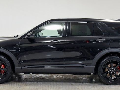 Used 2021 Ford Explorer ST w/ ST Street Pack image 6