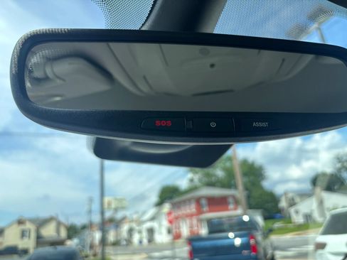 Used 2018 Chrysler Pacifica Limited w/ Advanced Safetytec Group FWD image 32