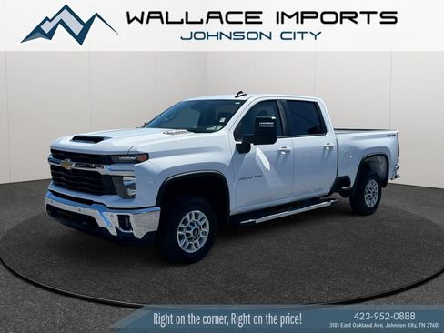 Used 2025 Chevrolet Silverado 2500 LT w/ Safety Package AWD/4WD image 2