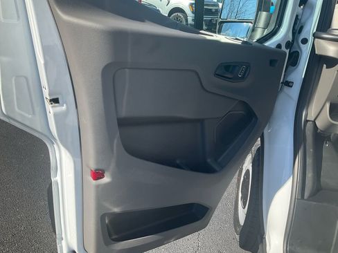 New 2026 Ford Transit 250 148 Medium Roof RWD image 15