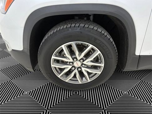 Used 2018 GMC Acadia SLE image 9