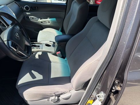 Used 2013 Toyota Tacoma PreRunner w/ TRD Sport Pkg image 7