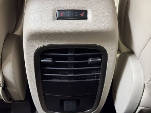 Used 2018 Lincoln MKC Select w/ Select Plus Package image 18