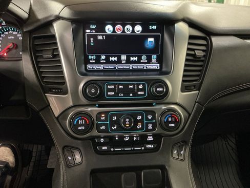 Used 2019 Chevrolet Suburban LT image 18