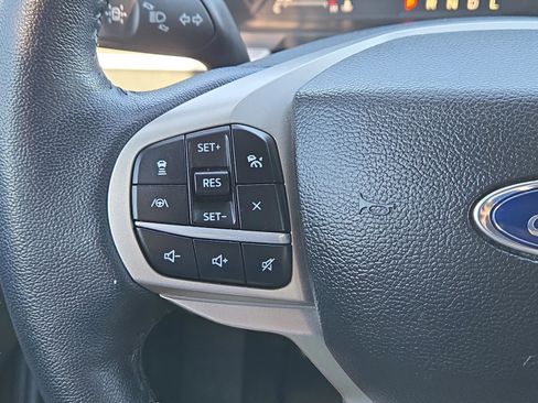 Used 2022 Ford Explorer XLT w/ Equipment Group 202A image 25