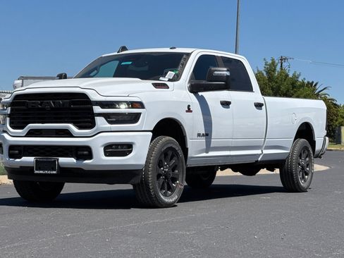 New 2026 RAM 3500 Big Horn AWD/4WD image 7