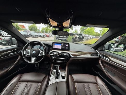 Used 2021 BMW M550i xDrive w/ Executive Package AWD/4WD image 27