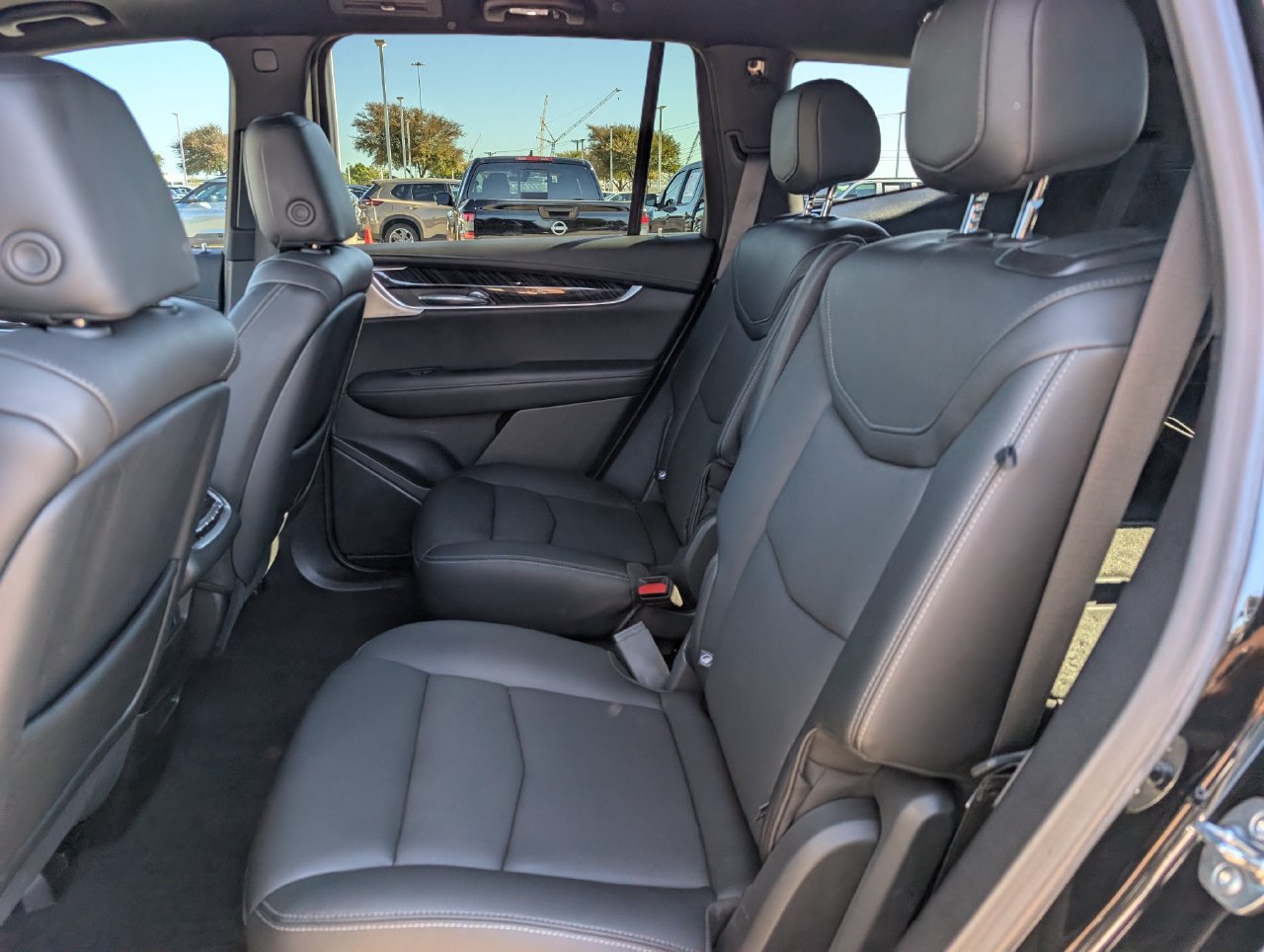 Used 2024 Cadillac XT6 Premium Luxury FWD image 27