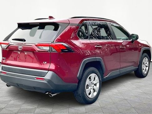 Used 2021 Toyota RAV4 LE image 5