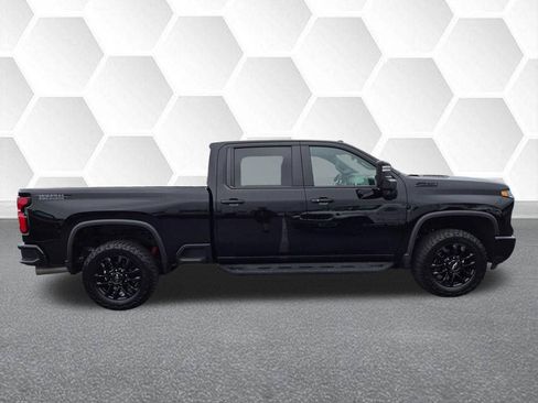 Used 2026 Chevrolet Silverado 2500 LT w/ Trail Boss Package AWD/4WD image 2