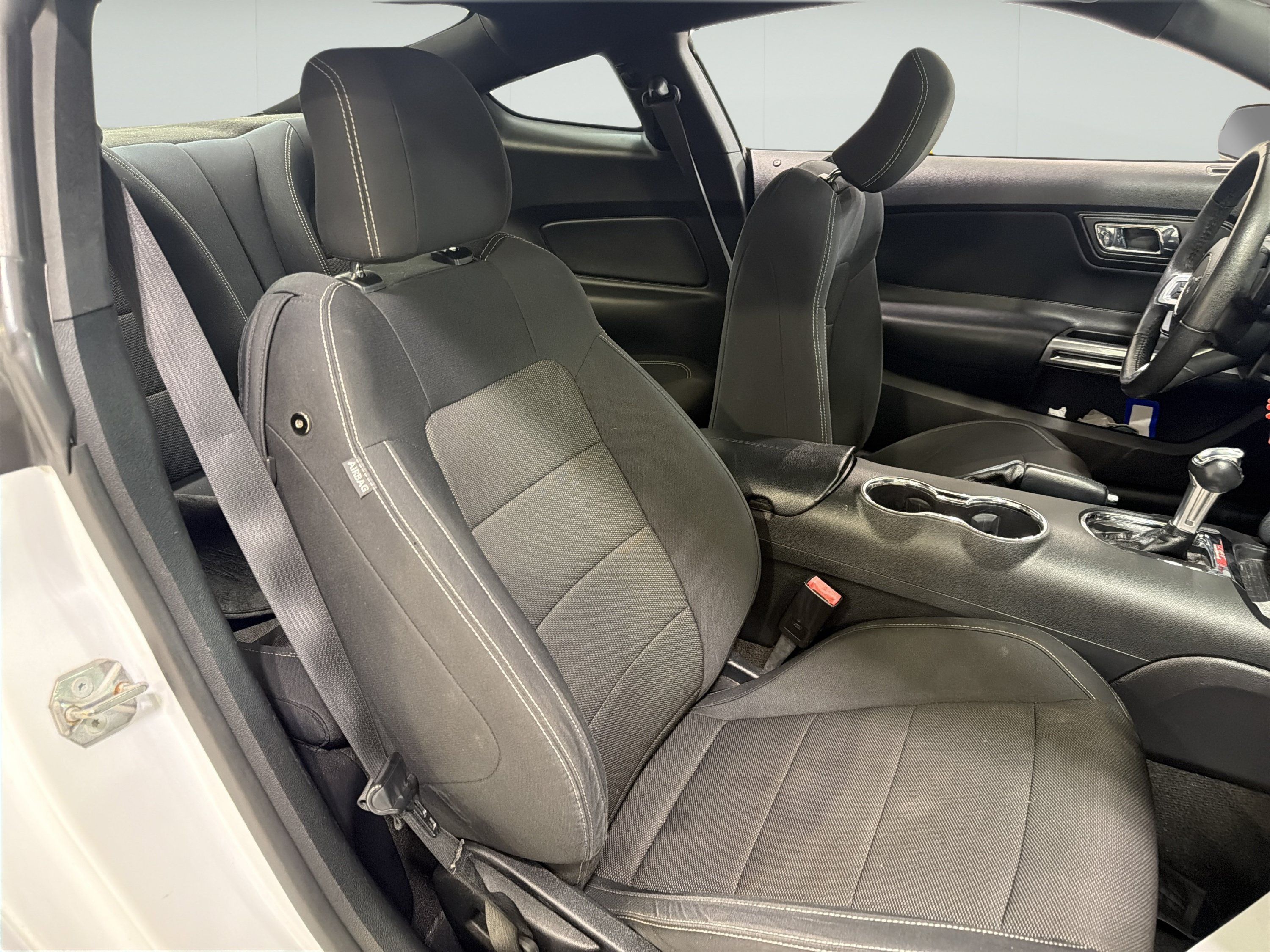 Used 2015 Ford Mustang Coupe RWD image 15