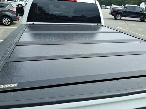 Used 2018 GMC Sierra 2500 SLE w/ HD SLE Preferred Plus Package AWD/4WD image 10