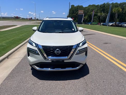 Used 2023 Nissan Rogue Platinum FWD image 12