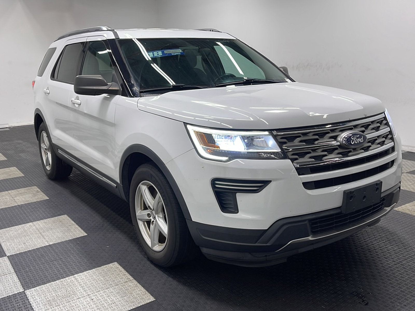 Used 2018 Ford Explorer XLT FWD image 23
