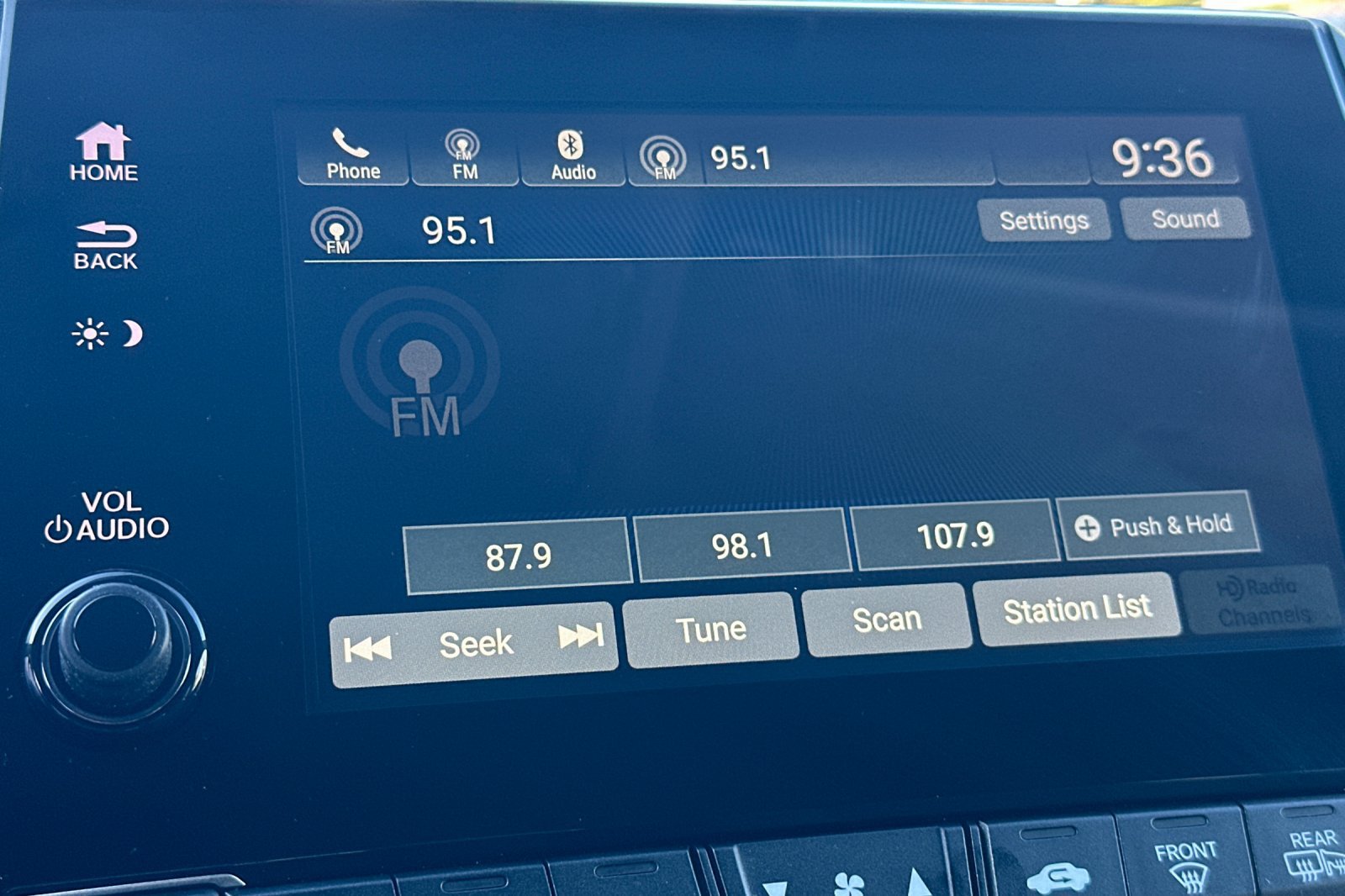 Used 2024 Honda Odyssey EX image 18