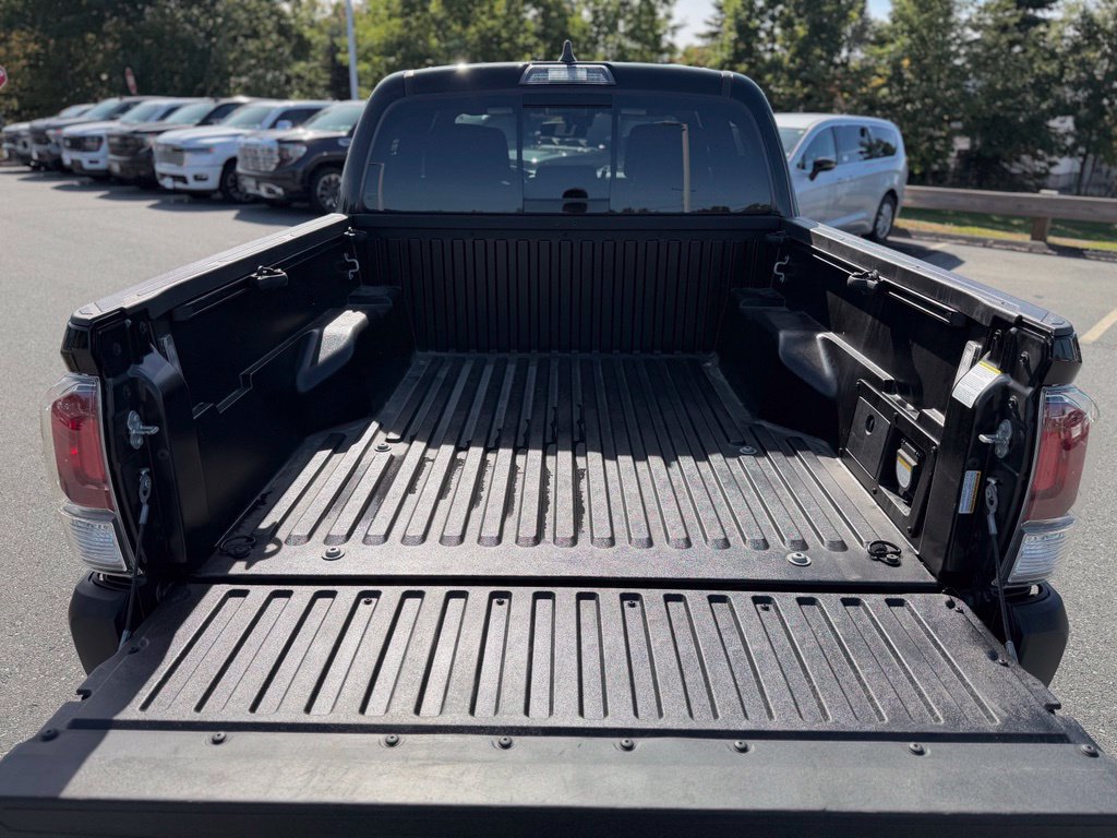 Certified 2023 Toyota Tacoma TRD Off-Road w/ Black Out Package (TMS) AWD/4WD image 5