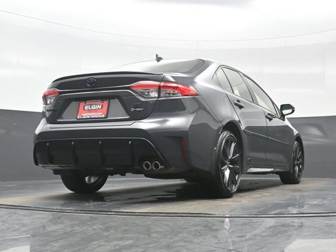 Used 2025 Toyota Corolla SE w/ SE Premium Package image 31