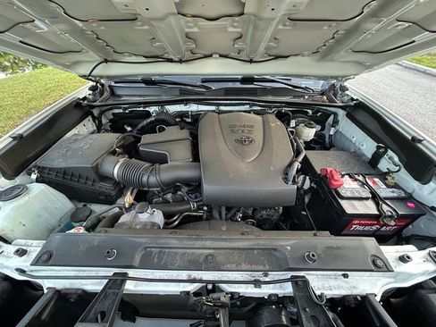 Used 2023 Toyota Tacoma SR5 RWD image 11