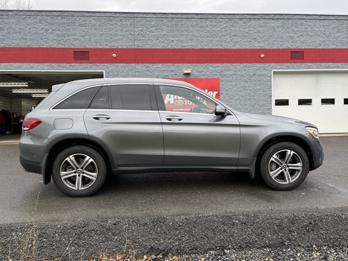 Used 2022 Mercedes-Benz GLC 300 GLC 300 image 2