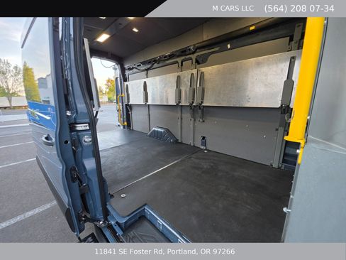 Used 2020 Ford Transit 250 148 High Roof Extended RWD image 17